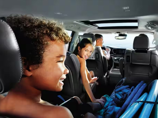 Chrysler Plugin Hybrid Gallery Image 02